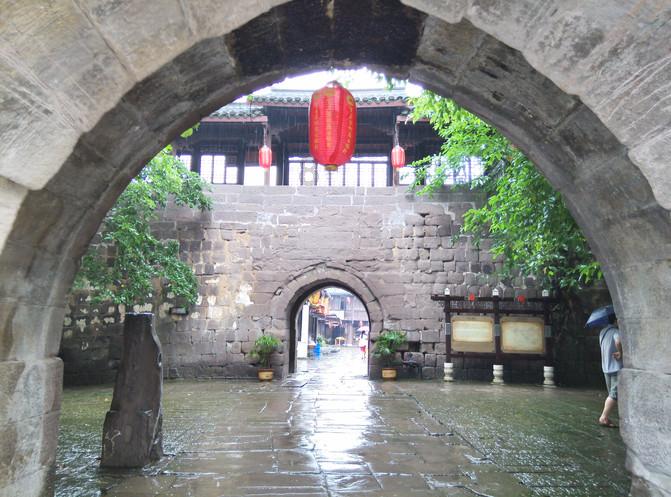 一生何求？名利双收？江湖浪迹一沙鸥！万水千山，任我傲游。来到尽头无所有！（猜一生肖成语）游戏画面